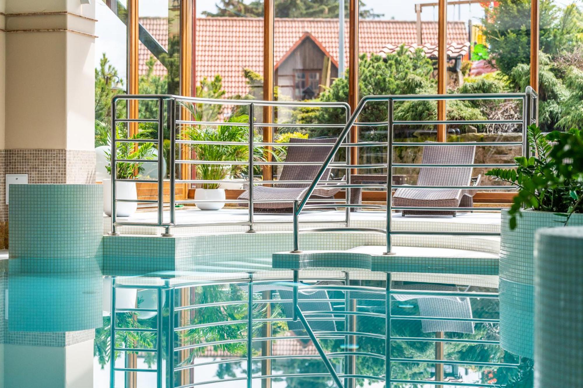 Vital&Spa Resort Szarotka Зеленець Екстер'єр фото